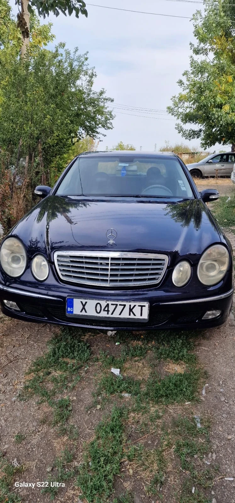 Mercedes-Benz E 220, снимка 4 - Автомобили и джипове - 46970853