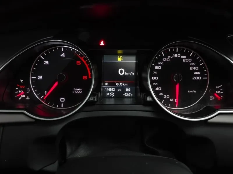 Audi A5 2.0 TDI Quattro, снимка 8 - Автомобили и джипове - 54551497