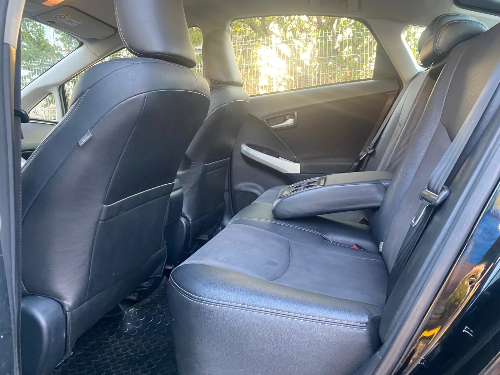 Toyota Prius 1.8 Бензин/Електричество - изображение 7
