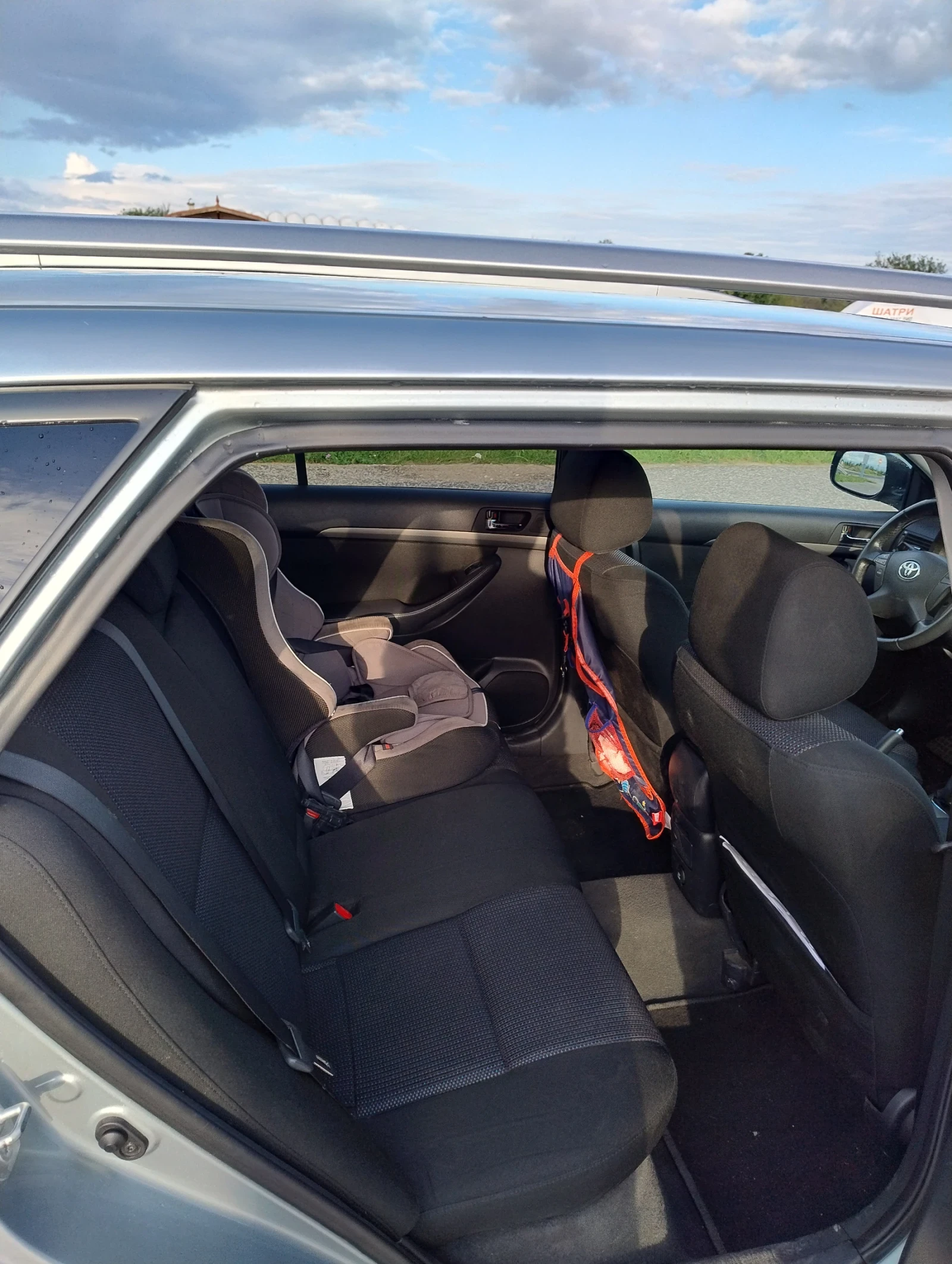 Toyota Avensis 2.0 126 - изображение 8