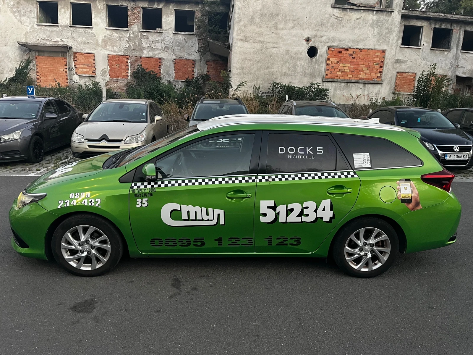 Toyota Auris Хибрид - изображение 4