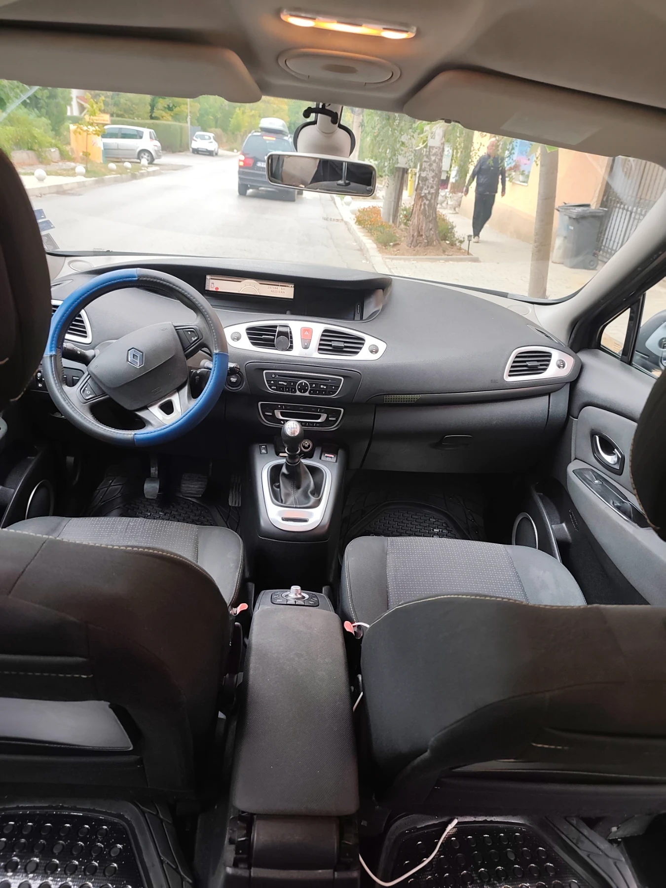 Renault Scenic 1.5 - изображение 10