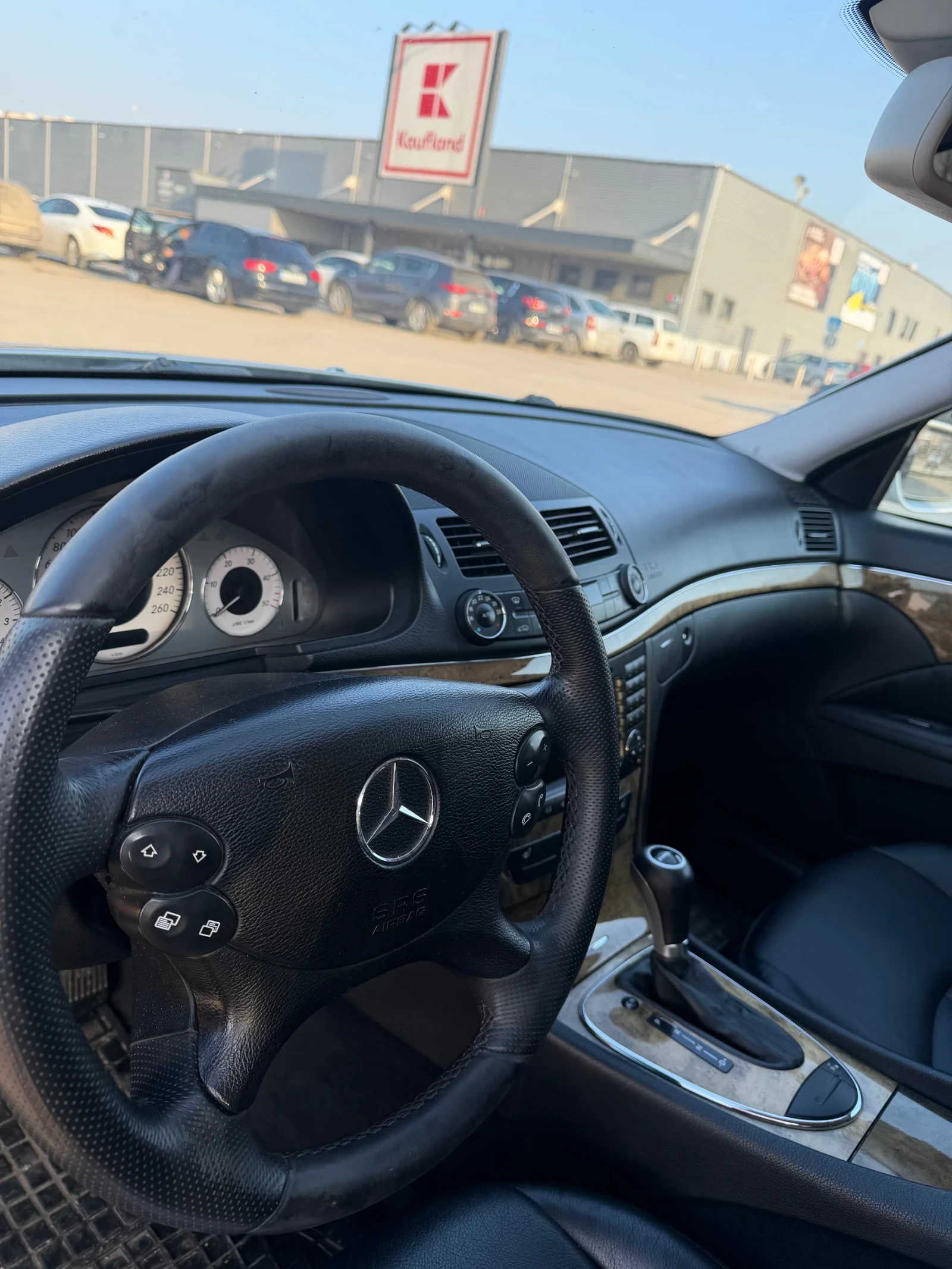 Mercedes-Benz E 280 W211, снимка 3 - Автомобили и джипове - 53730807