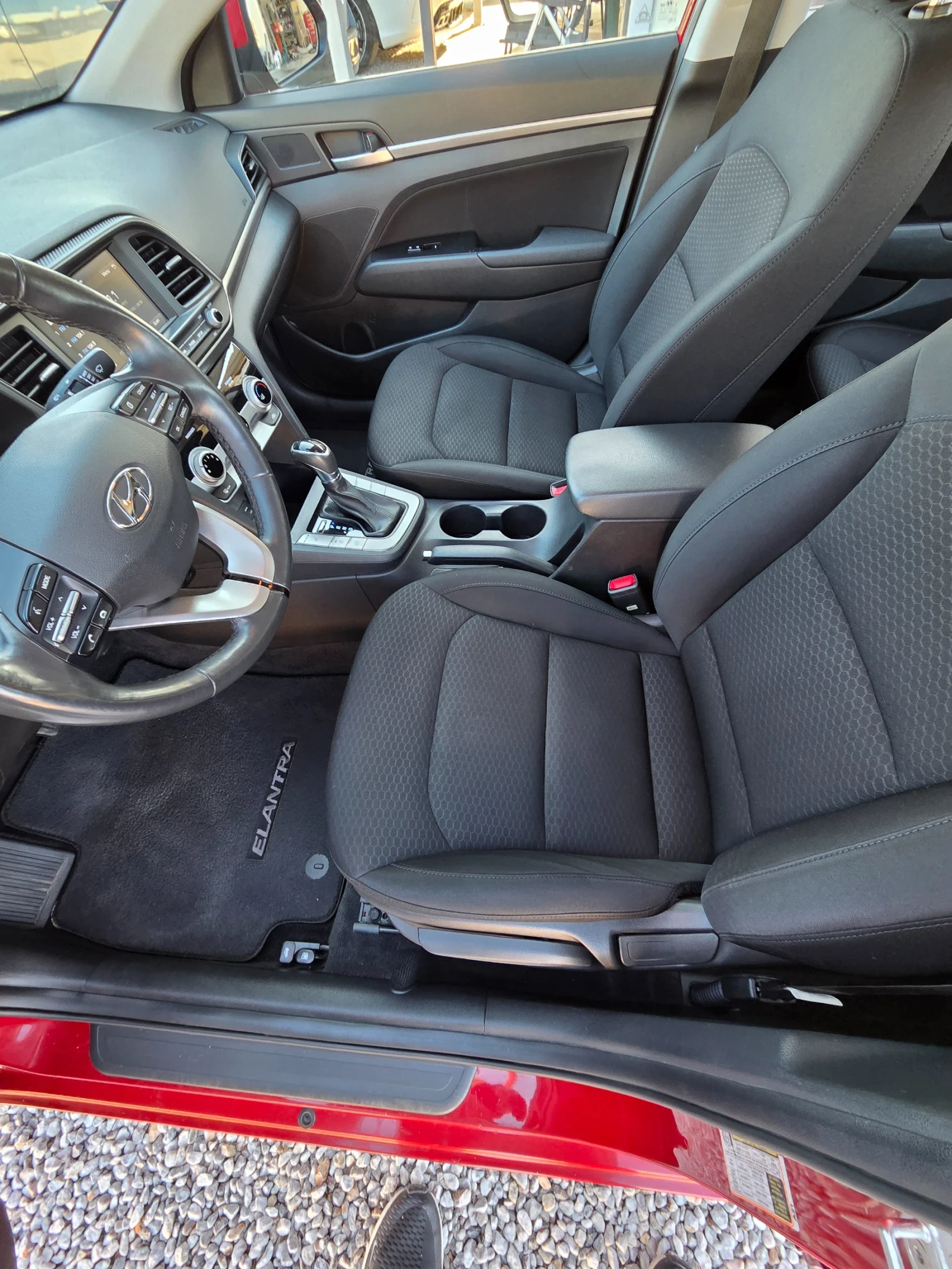 Hyundai Elantra 2.0-150 кс, снимка 13 - Автомобили и джипове - 53785001