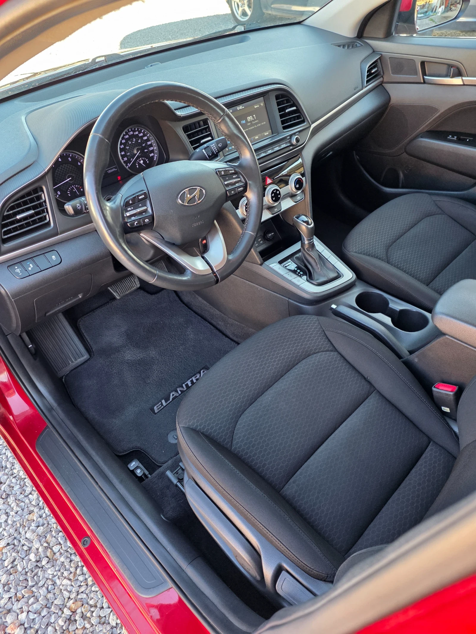 Hyundai Elantra 2.0-150 кс, снимка 8 - Автомобили и джипове - 53785001