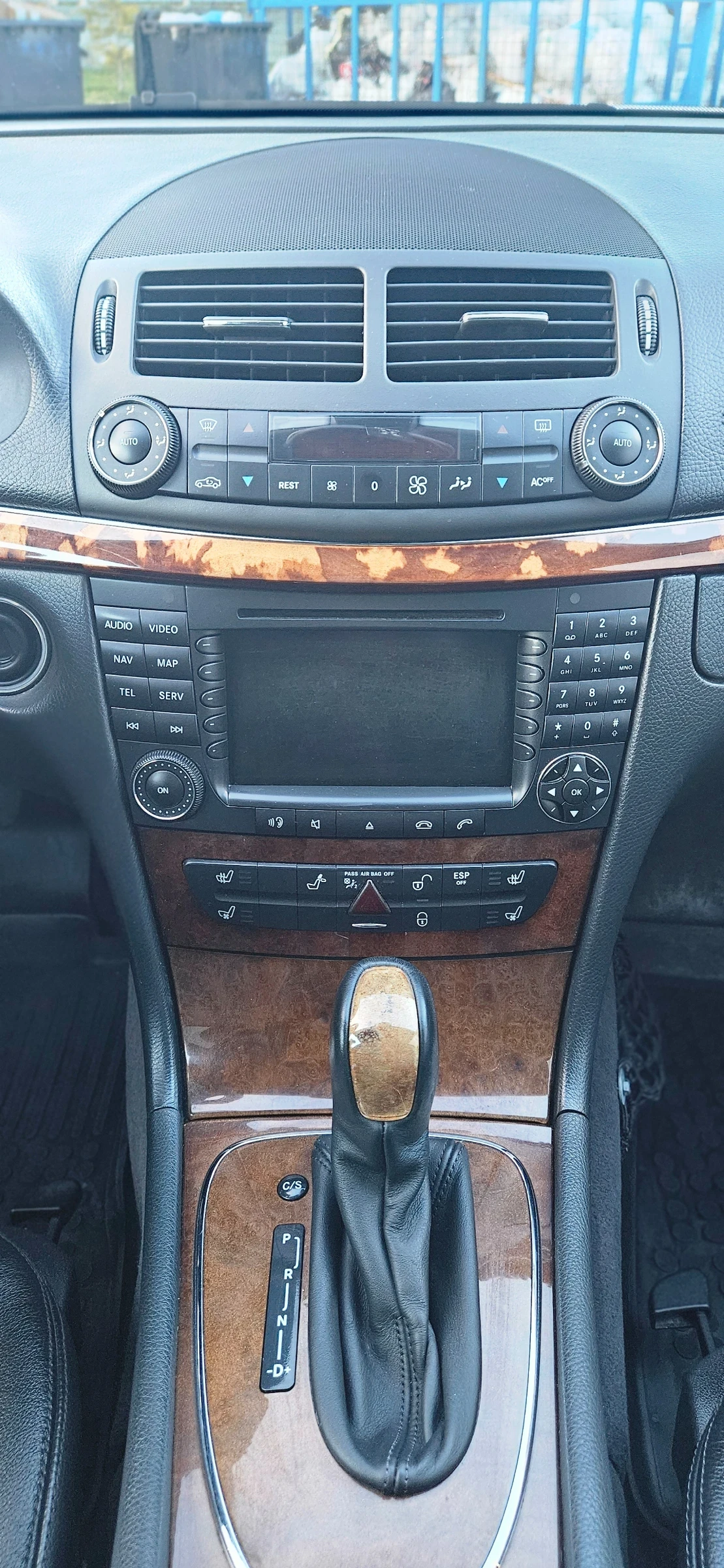 Mercedes-Benz E 320, снимка 8 - Автомобили и джипове - 53773988