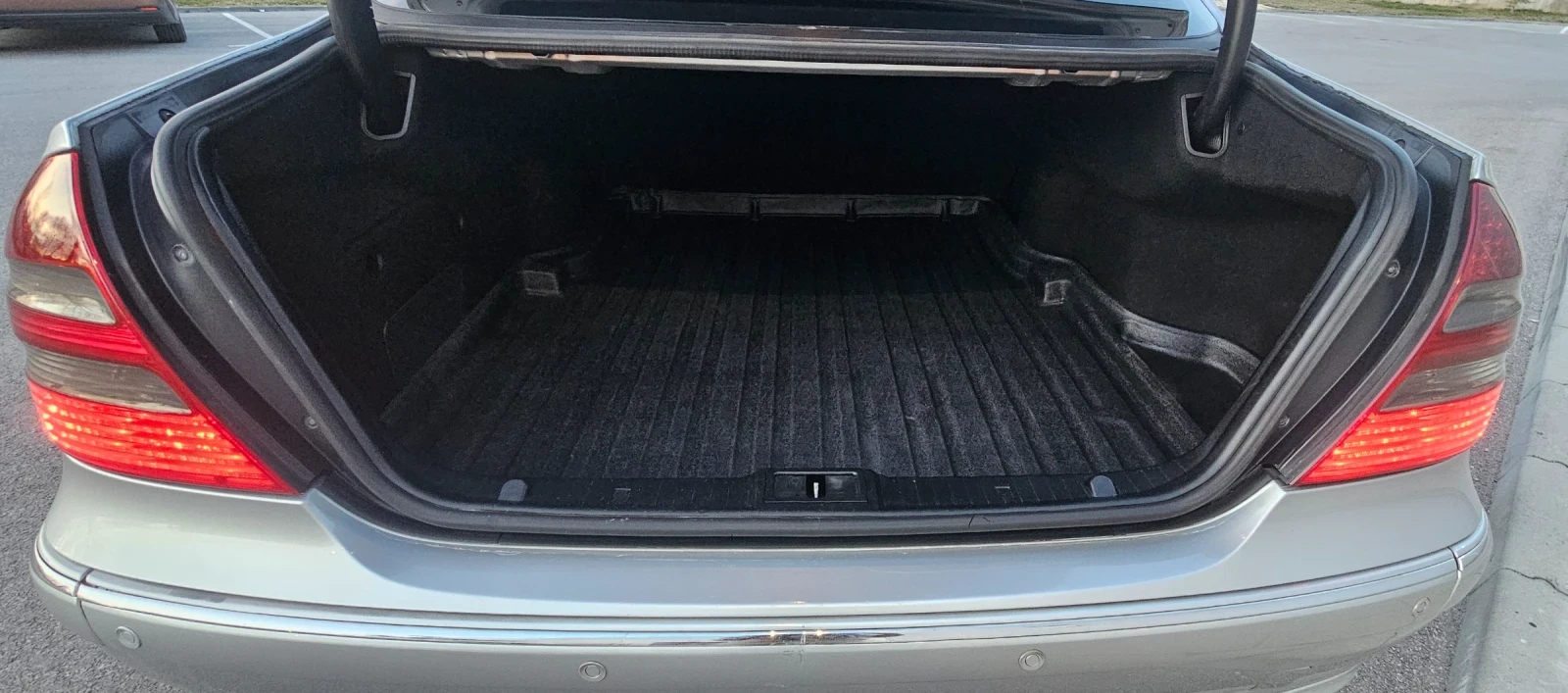 Mercedes-Benz E 320, снимка 5 - Автомобили и джипове - 53773988