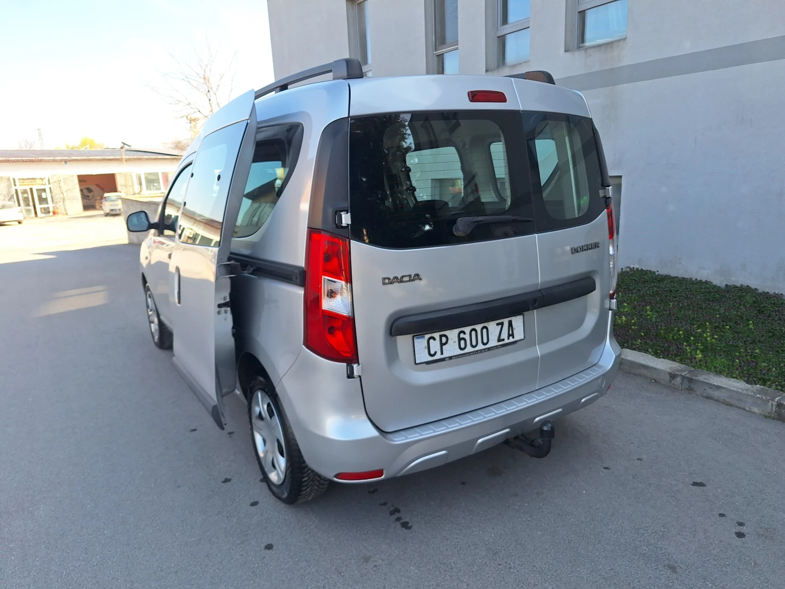 Dacia Dokker 1.5d 90kc, снимка 8 - Автомобили и джипове - 53829996