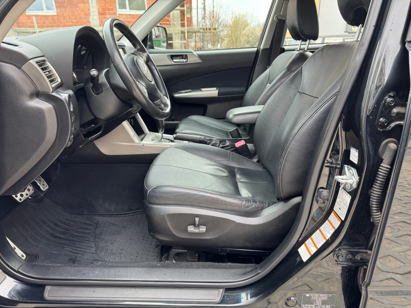 Subaru Forester 2.5 Автоматик, снимка 7 - Автомобили и джипове - 53933948