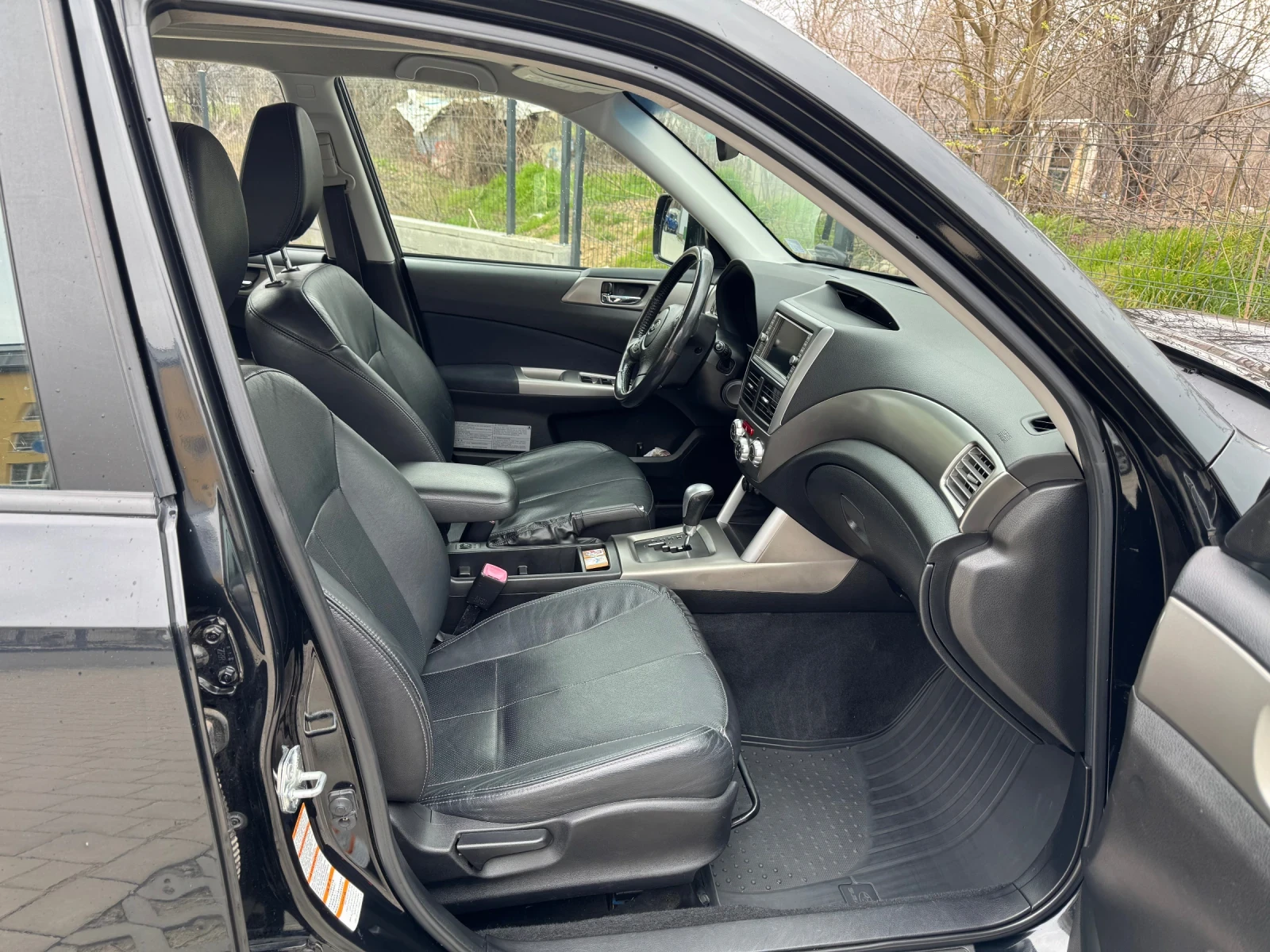 Subaru Forester 2.5 Автоматик, снимка 11 - Автомобили и джипове - 53933948