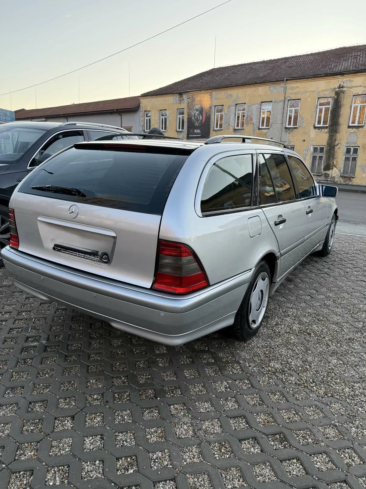 Mercedes-Benz C 220, снимка 3 - Автомобили и джипове - 53953291