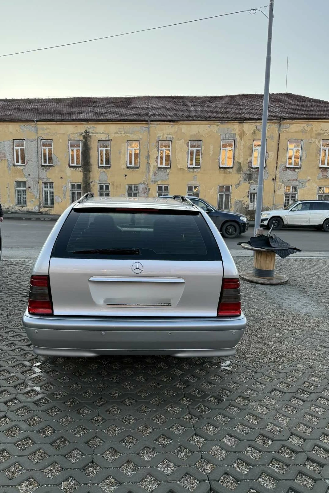 Mercedes-Benz C 220, снимка 2 - Автомобили и джипове - 53953291