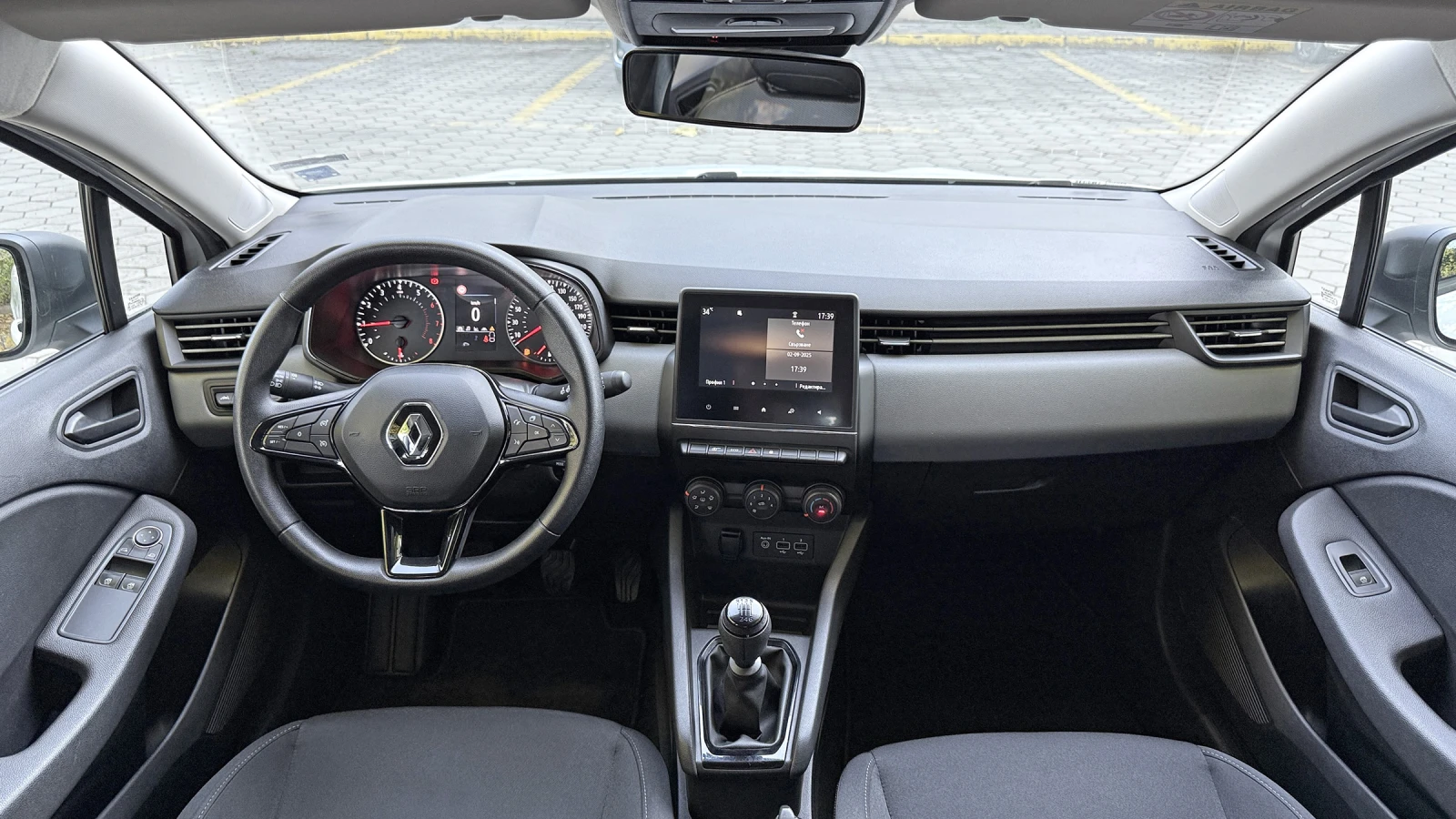 Renault Clio 1.0 SCE Гаранционен!, снимка 7 - Автомобили и джипове - 54267064