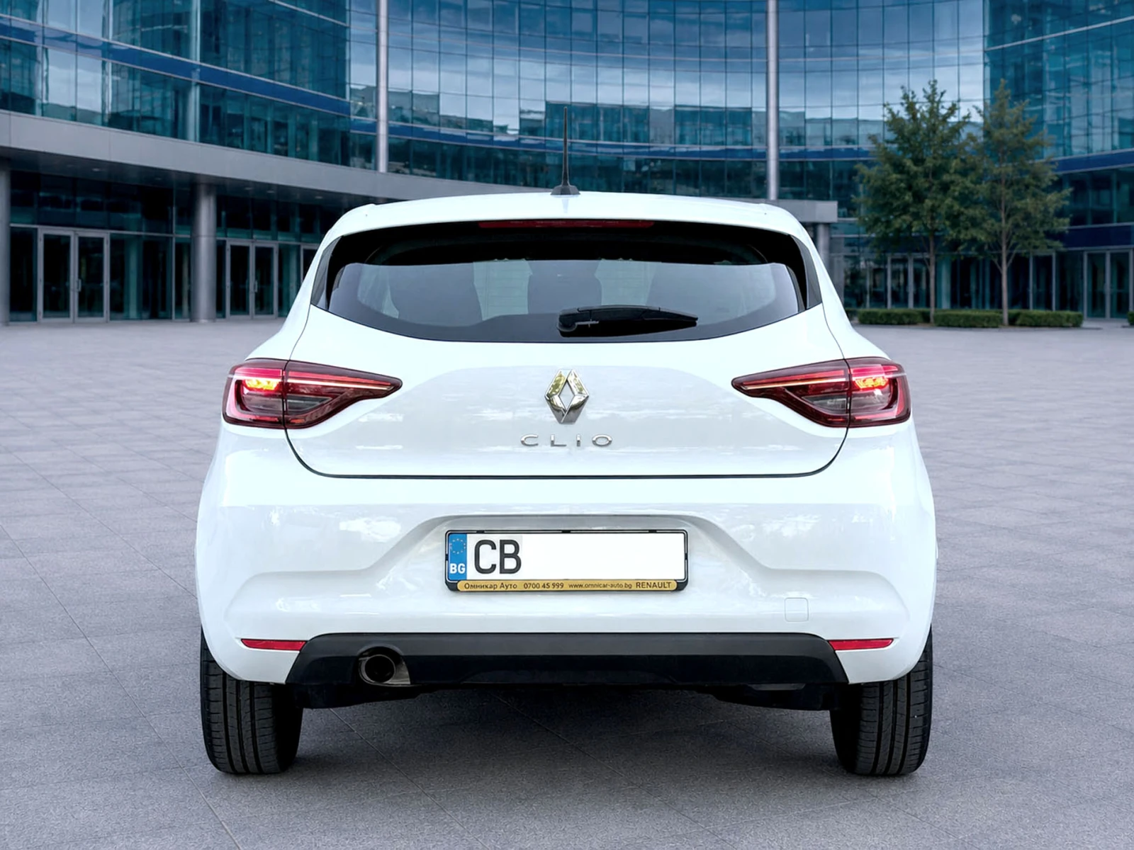 Renault Clio 1.0 SCE Гаранционен!, снимка 5 - Автомобили и джипове - 54267064