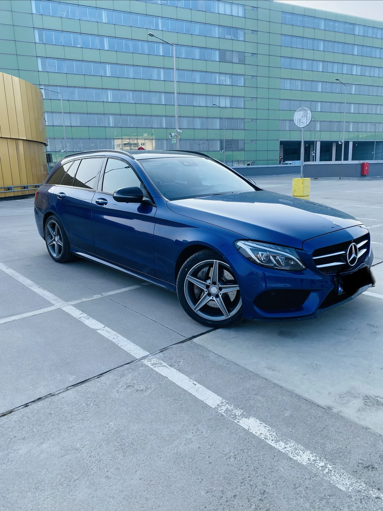 Mercedes-Benz C 250 AMG 4Matik, снимка 3 - Автомобили и джипове - 55108117