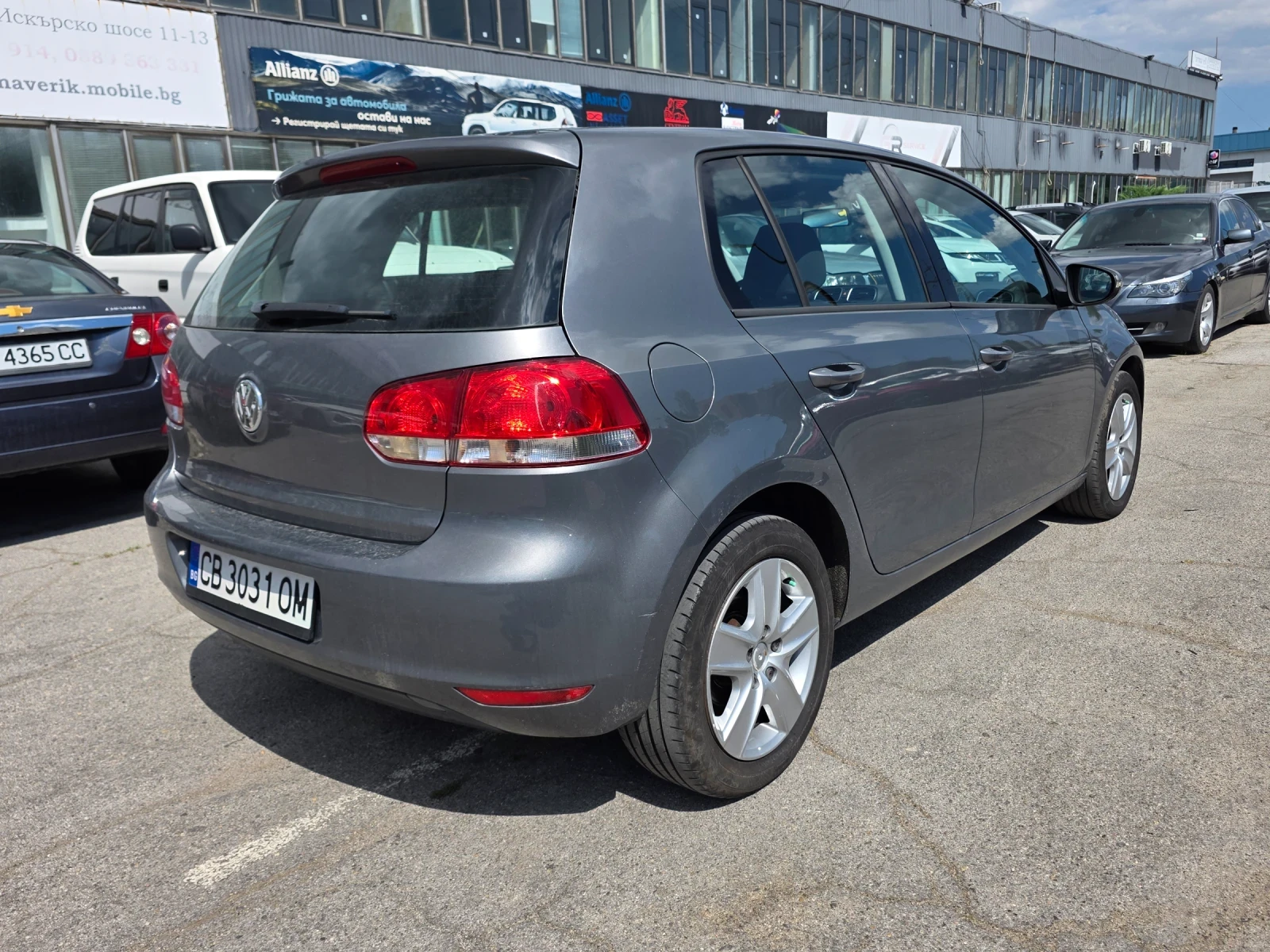 VW Golf 1.6i 102k.c ITALIA GAZ, снимка 4 - Автомобили и джипове - 55469811