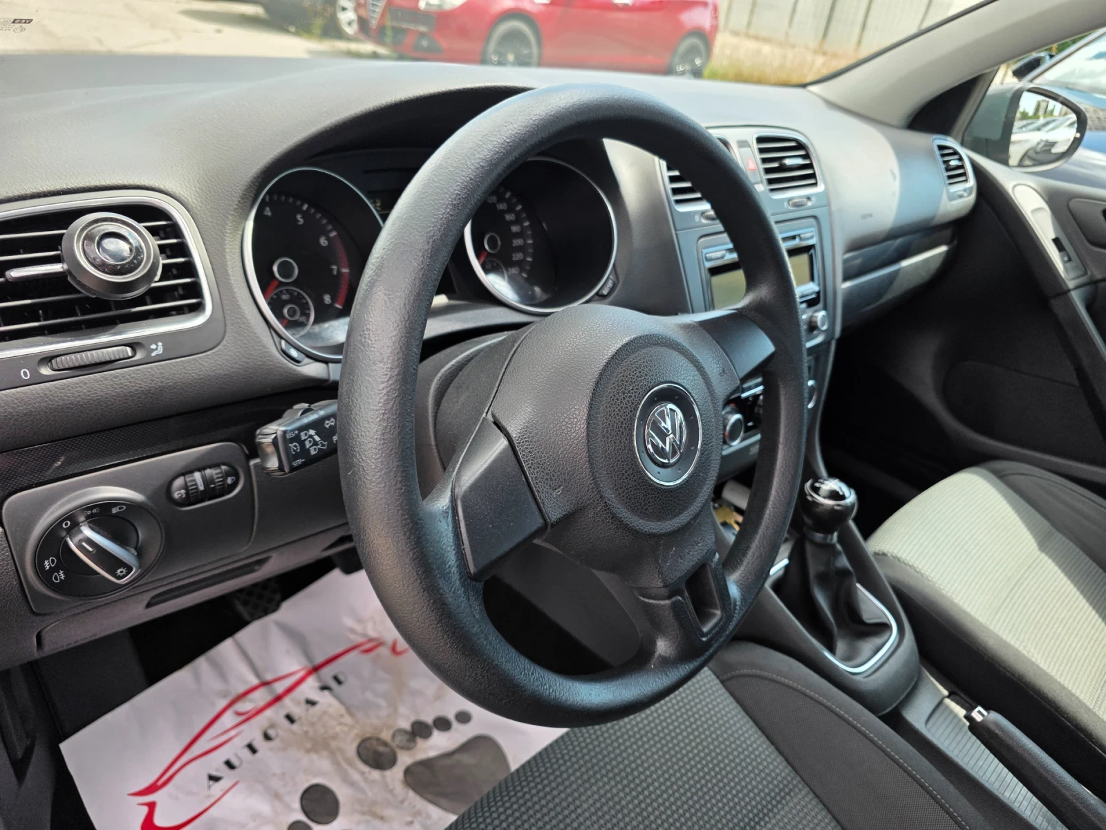 VW Golf 1.6i 102k.c ITALIA GAZ, снимка 8 - Автомобили и джипове - 55469811