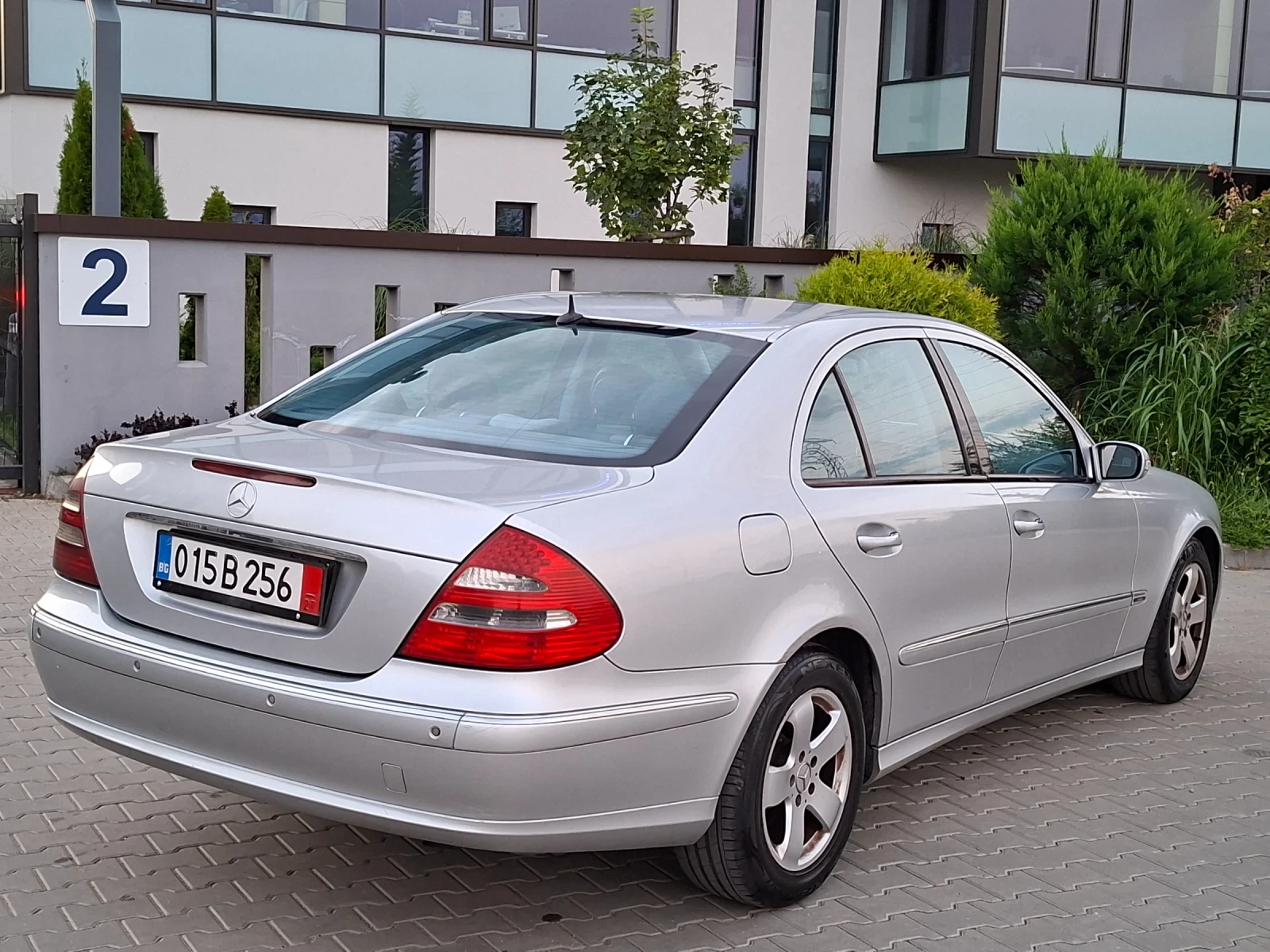 Mercedes-Benz E 270 2.7CDI* (177кс)* AVANTGARDE* НОВ ВНОС* , снимка 13 - Автомобили и джипове - 55891783