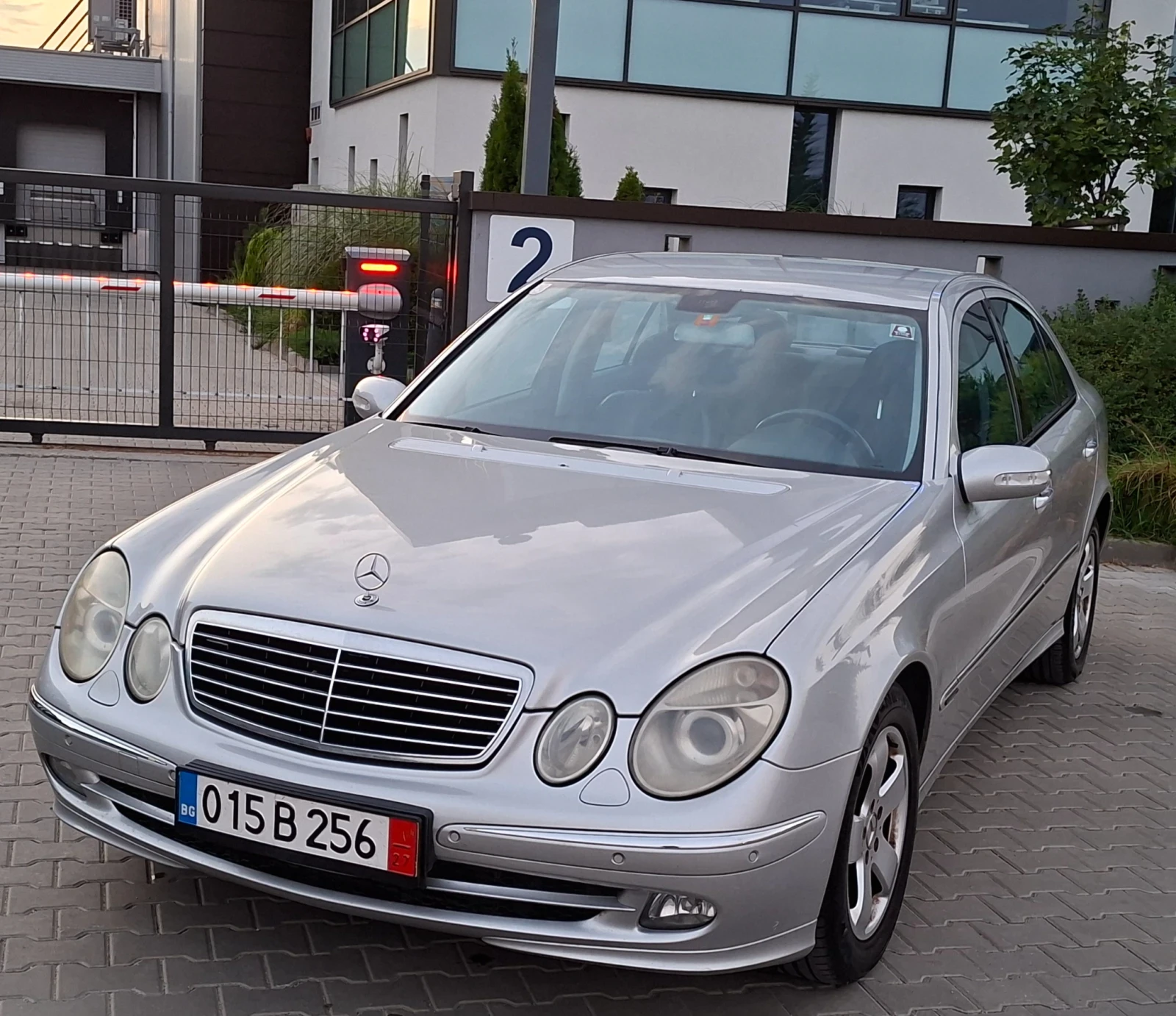 Mercedes-Benz E 270 2.7CDI* (177кс)* AVANTGARDE* НОВ ВНОС* 