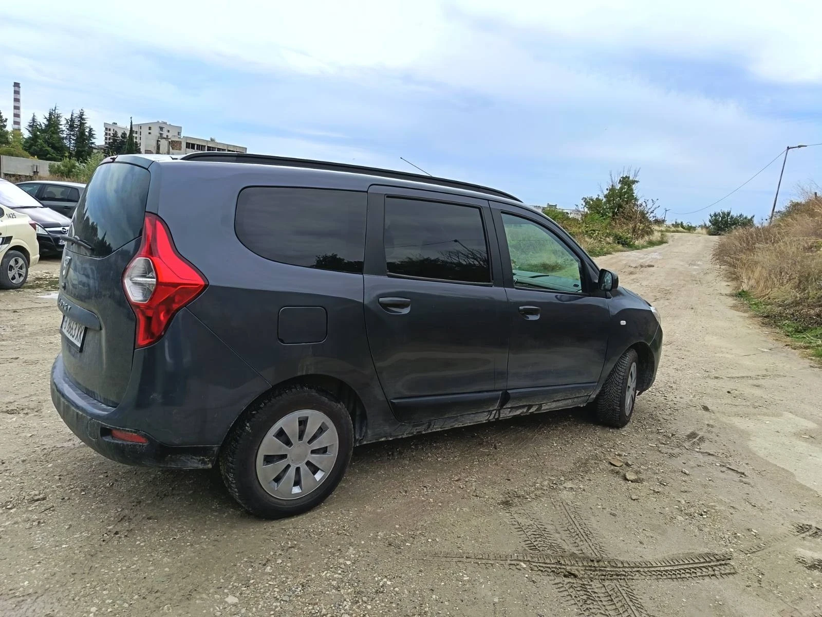 Dacia Lodgy, снимка 4 - Автомобили и джипове - 56272498