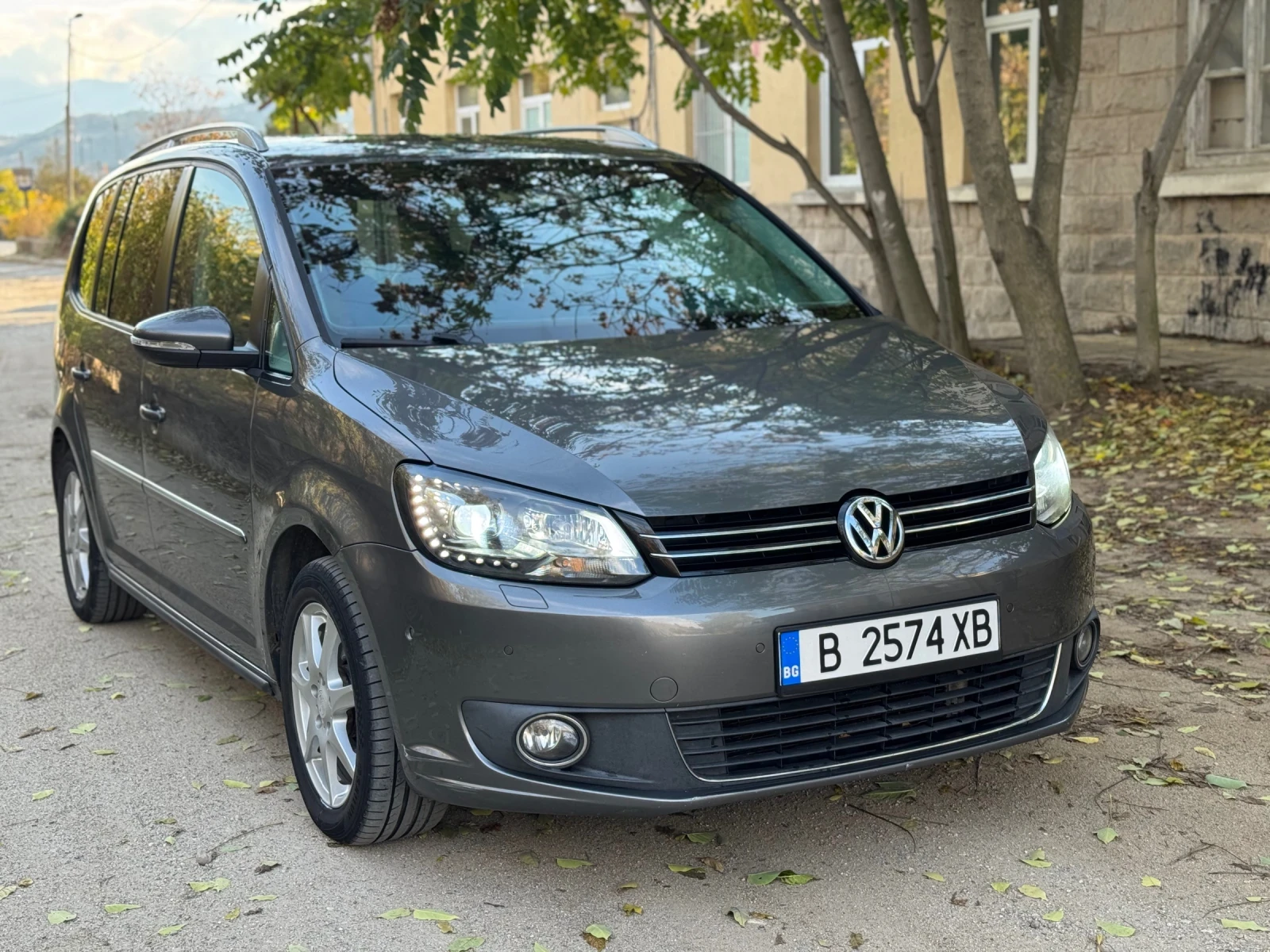 VW Touran, снимка 3 - Автомобили и джипове - 56645699