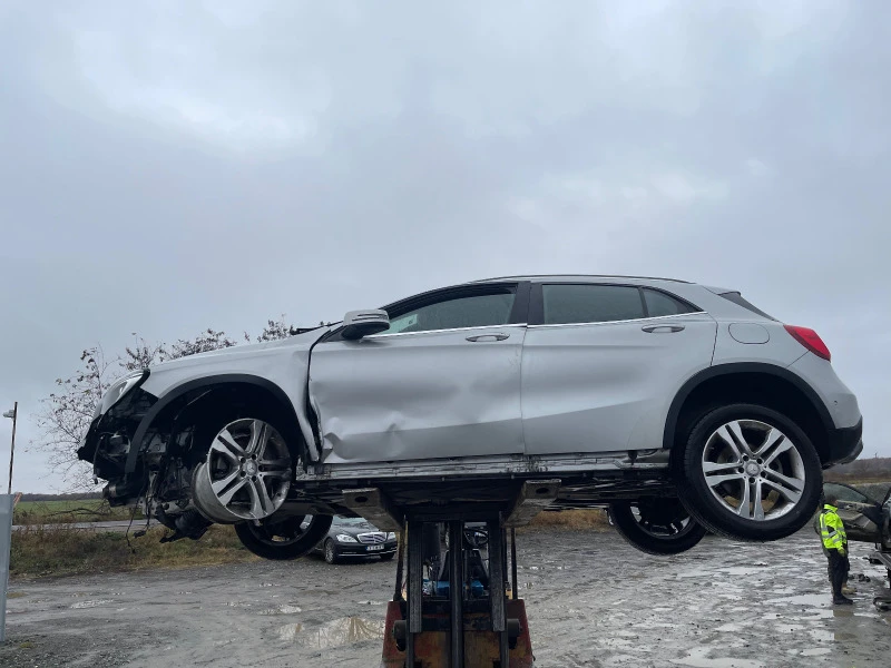 Mercedes-Benz GLC 250 На части 2018 година , снимка 13 - Автомобили и джипове - 39706986