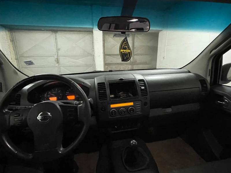 Nissan Navara, снимка 11 - Автомобили и джипове - 47043122