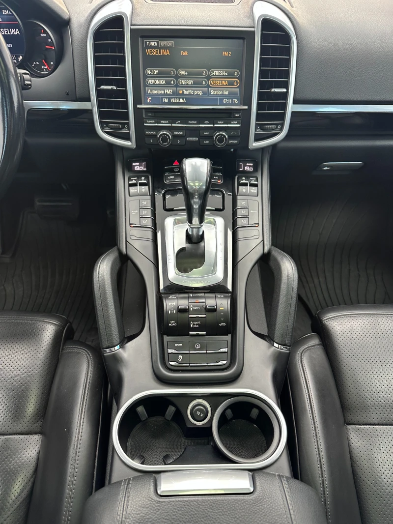Porsche Cayenne GTS PACK* PANO* ВЪЗДУХ 5190.00 ПЪРВОНАЧАЛНА ВНОСКА, снимка 10 - Автомобили и джипове - 51906115