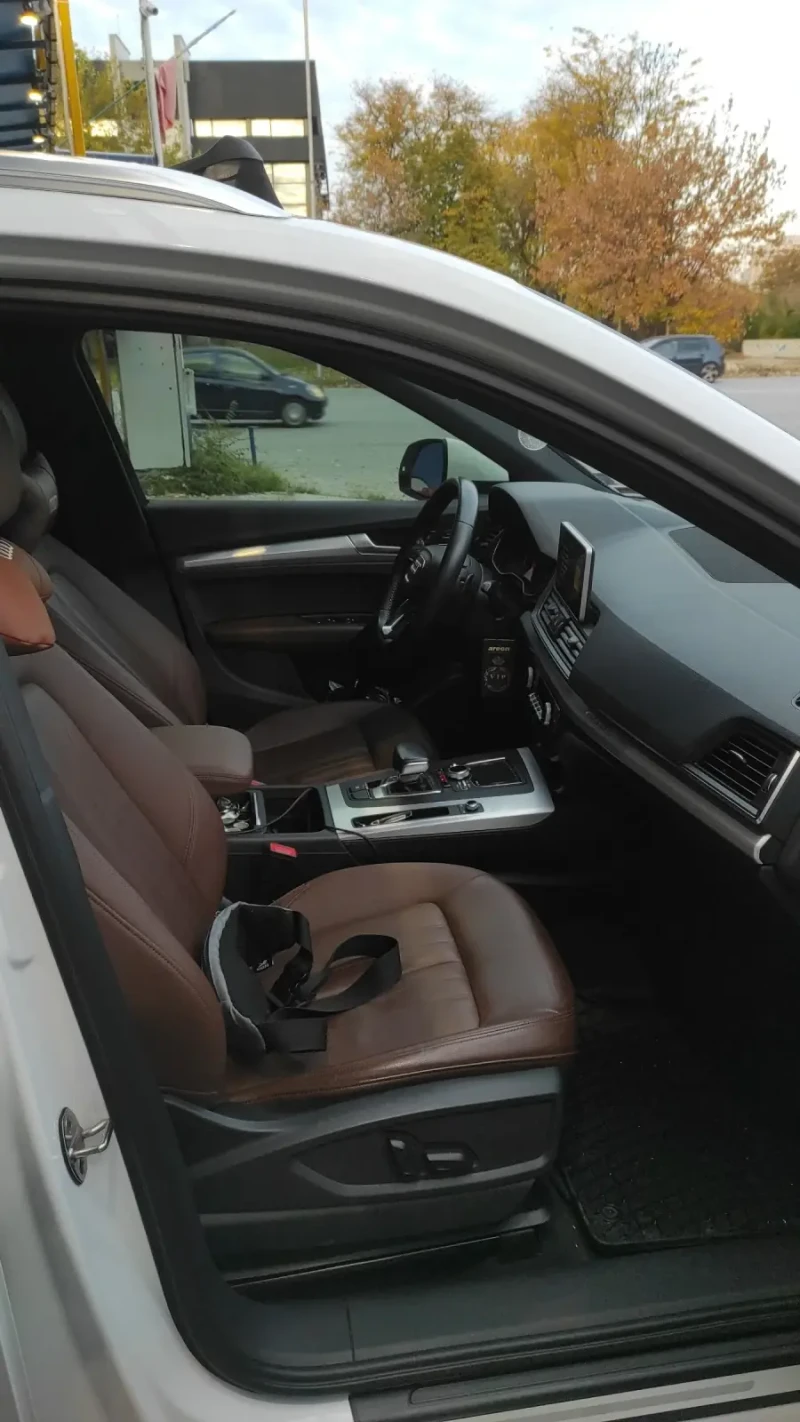 Audi Q5 Premium Plus , снимка 9 - Автомобили и джипове - 52775898