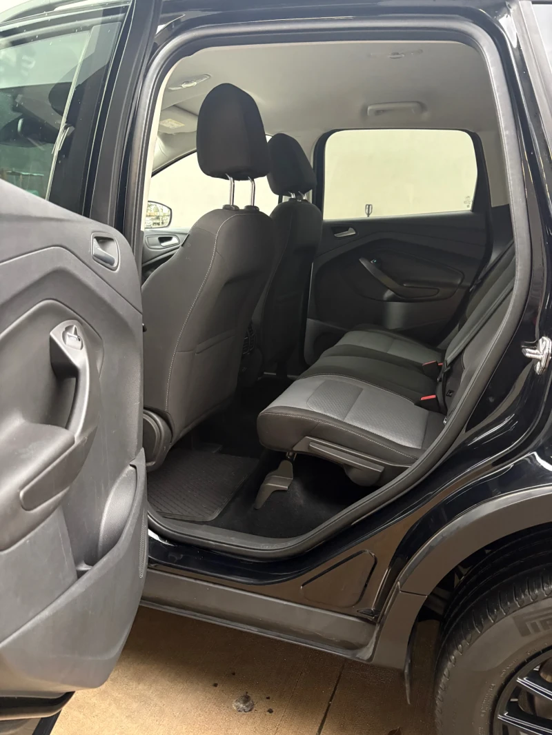 Ford Kuga Titanium 2.0 diesel 150kc Euro 6 Automatic, снимка 14 - Автомобили и джипове - 52485230