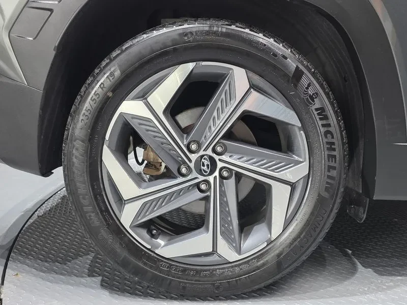 Hyundai Tucson 1.6 4WD - САМО 30% АВАНС, снимка 5 - Автомобили и джипове - 56255857