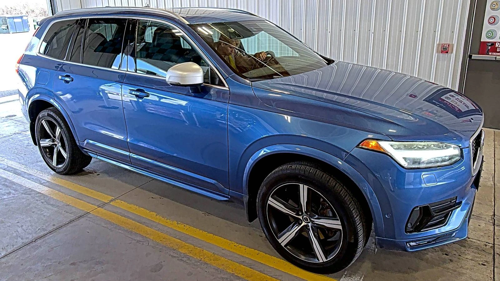 Volvo Xc90 Т6 R-DESIGN* BOWERS&WILKINS* DISTRONIC* HeadUP*  - изображение 7