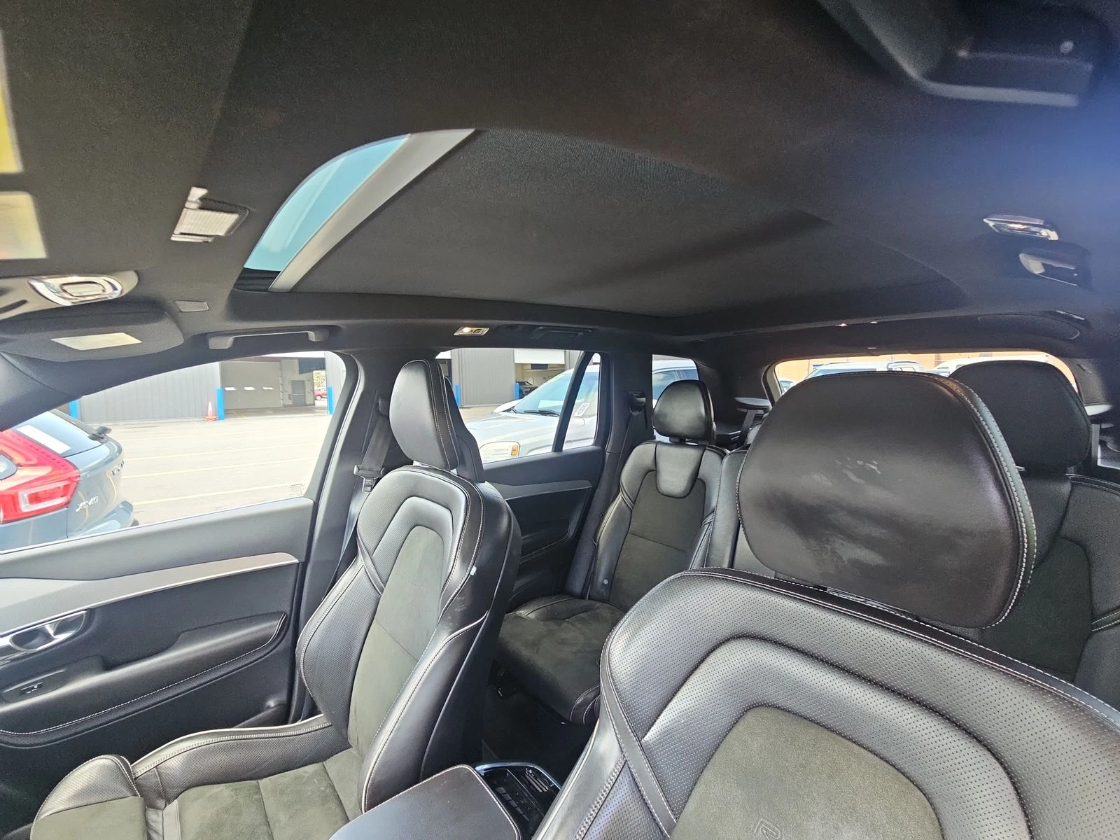 Volvo Xc90 Т6 R-DESIGN* BOWERS&WILKINS* DISTRONIC* HeadUP*  - изображение 9