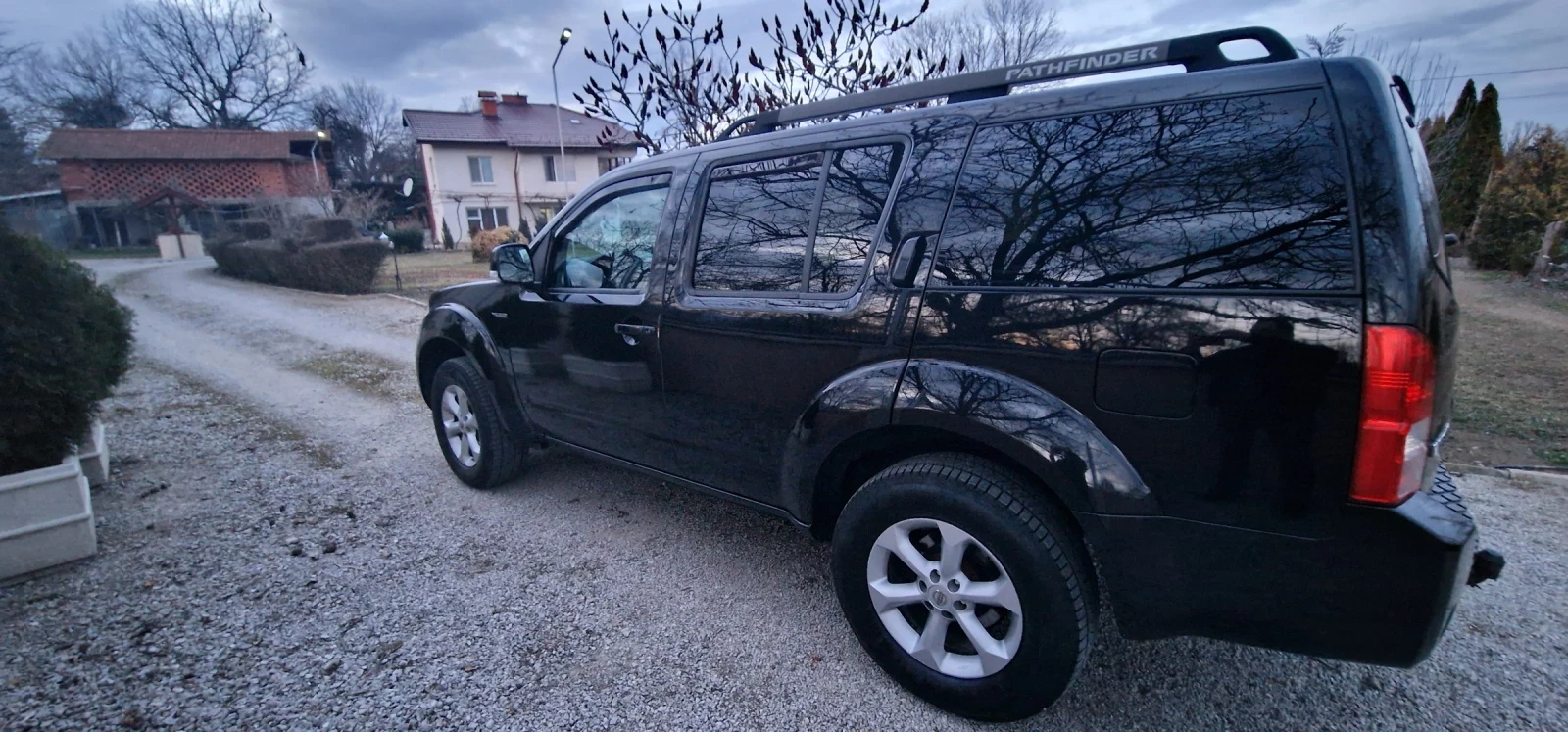 Nissan Pathfinder  - изображение 7