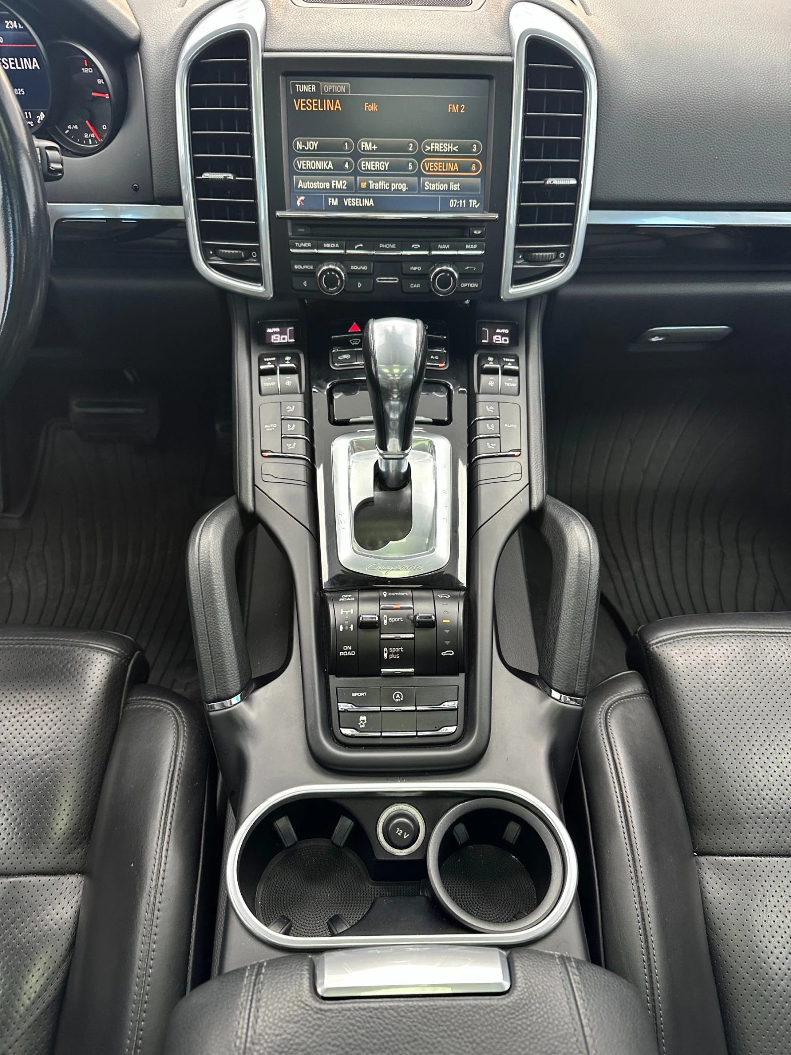 Porsche Cayenne GTS PACK* PANO* ВЪЗДУХ - изображение 10