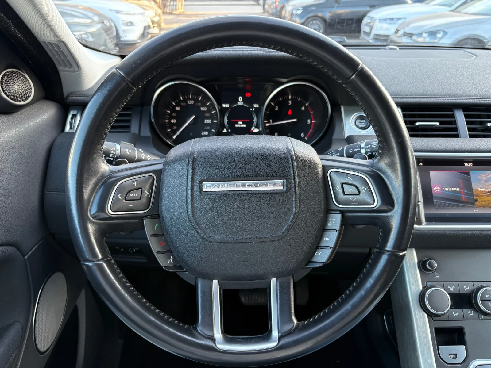Land Rover Range Rover Evoque 2.0D, снимка 12 - Автомобили и джипове - 53785987