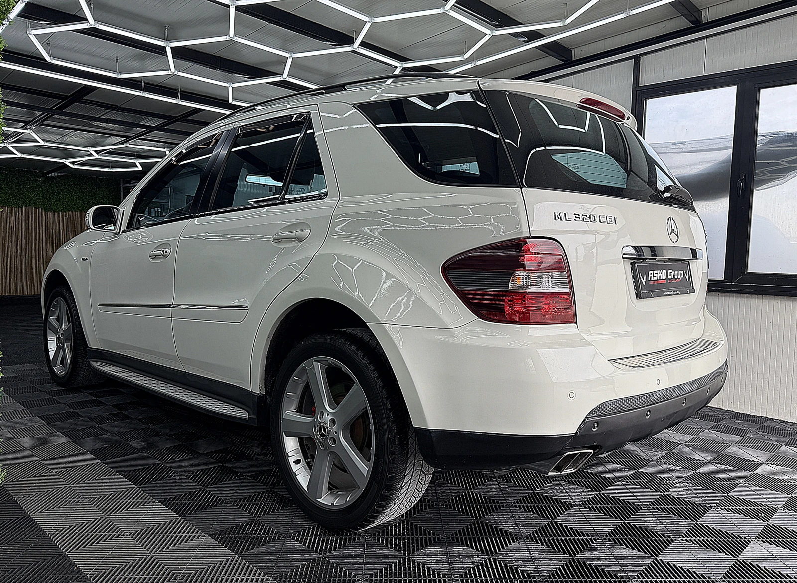 Mercedes-Benz ML 320 EDITION-1/4-Matic/ПОДГРЕВ ОБДУХВАНЕ КАМЕРА ЛИЗИНГ, снимка 4 - Автомобили и джипове - 54053651