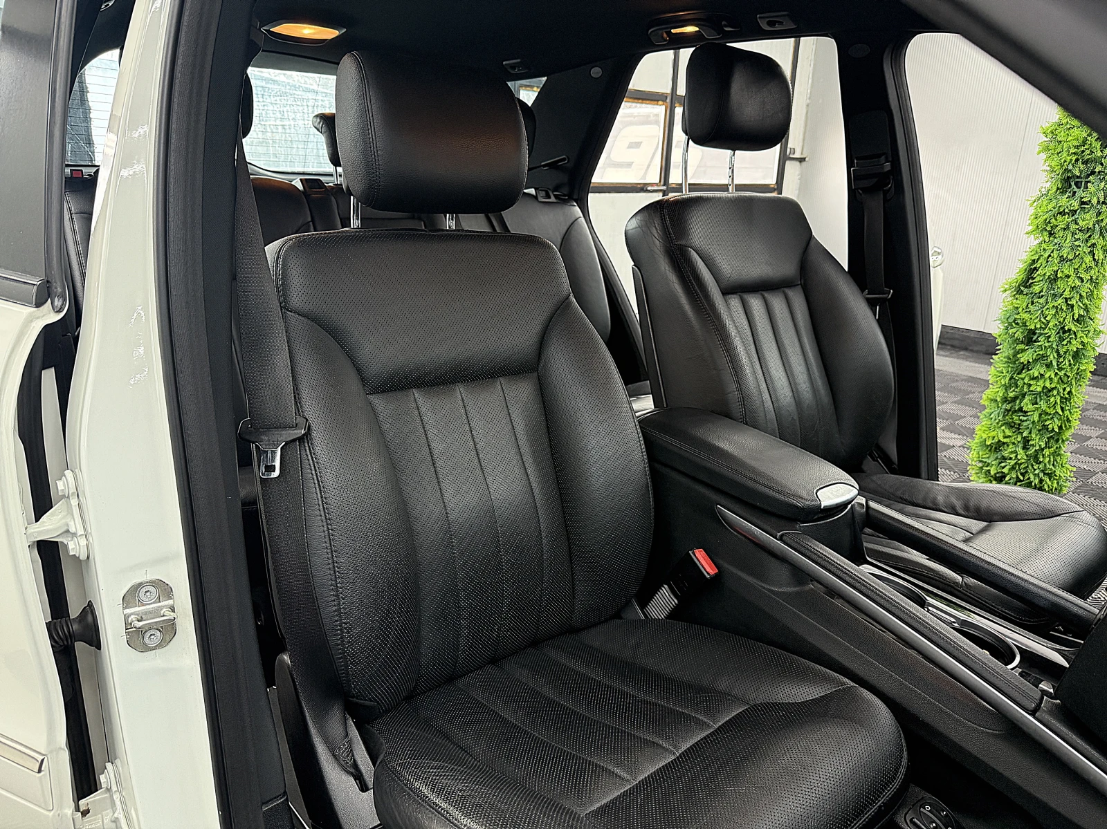 Mercedes-Benz ML 320 EDITION-1/4-Matic/ПОДГРЕВ ОБДУХВАНЕ КАМЕРА ЛИЗИНГ, снимка 13 - Автомобили и джипове - 54053651