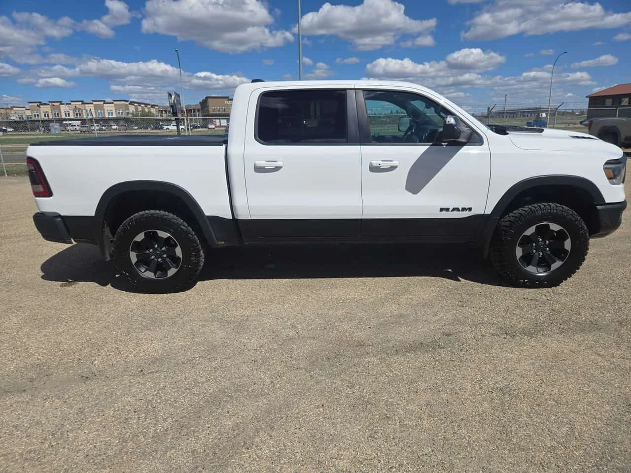 Dodge RAM 1500 * Rebel * 2 КЛЮЧА* PANO* KEYLESS* ПОДГРЕВ* , снимка 3 - Автомобили и джипове - 54520698