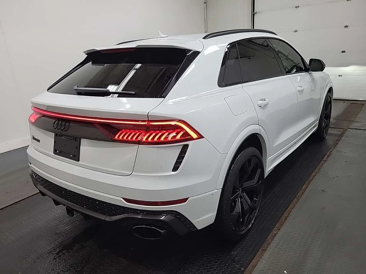 Audi RSQ8 * АВТОКРЕДИТ БЕЗ ПЪРВОНАЧАЛНА ВНОСКА * , снимка 3 - Автомобили и джипове - 54562212