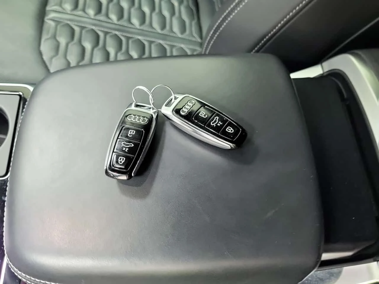 Audi RSQ8 * АВТОКРЕДИТ БЕЗ ПЪРВОНАЧАЛНА ВНОСКА * , снимка 8 - Автомобили и джипове - 54562212