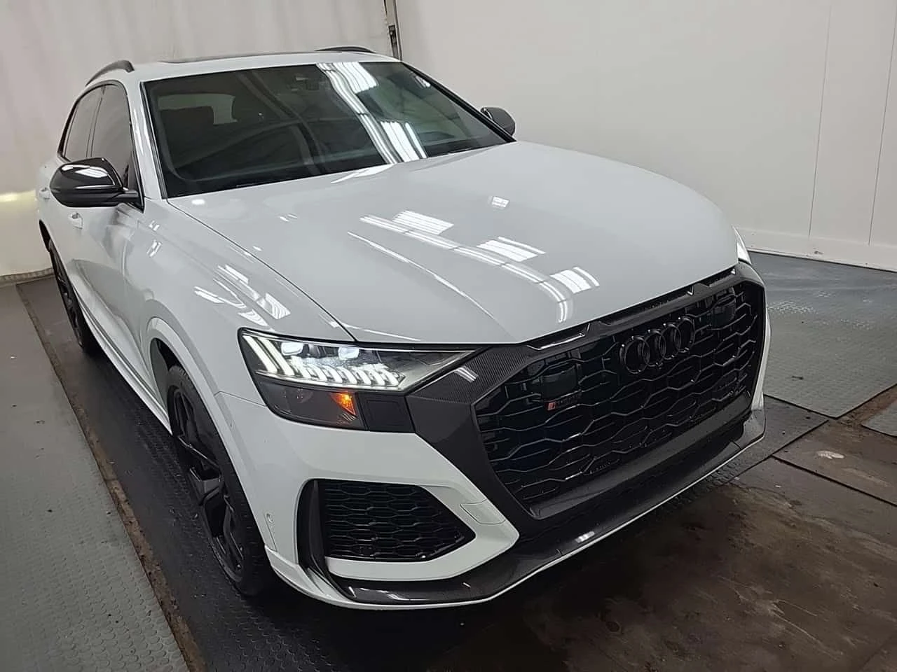 Audi RSQ8 * АВТОКРЕДИТ БЕЗ ПЪРВОНАЧАЛНА ВНОСКА * , снимка 2 - Автомобили и джипове - 54562212