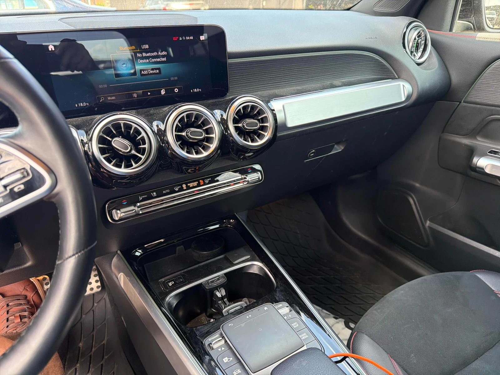 Mercedes-Benz GLB 250 CARFAX * АВТО КРЕДИТ * ПРОГНОЗНА ЦЕНА ДО БГ * , снимка 9 - Автомобили и джипове - 54630958