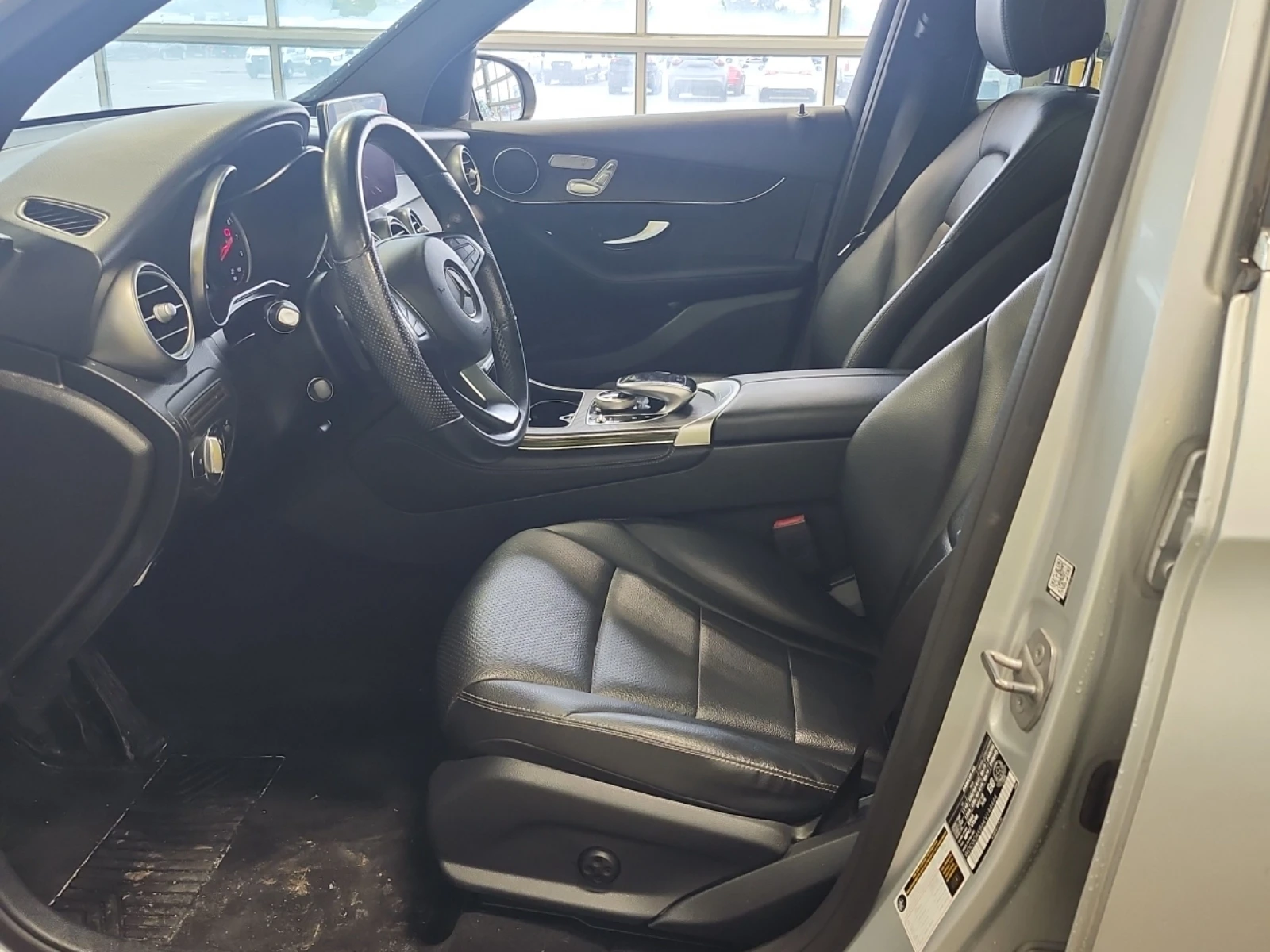 Mercedes-Benz GLC 300 ПРОГНОЗНА ЦЕНА, АВТОКРЕДИР, снимка 5 - Автомобили и джипове - 56038565