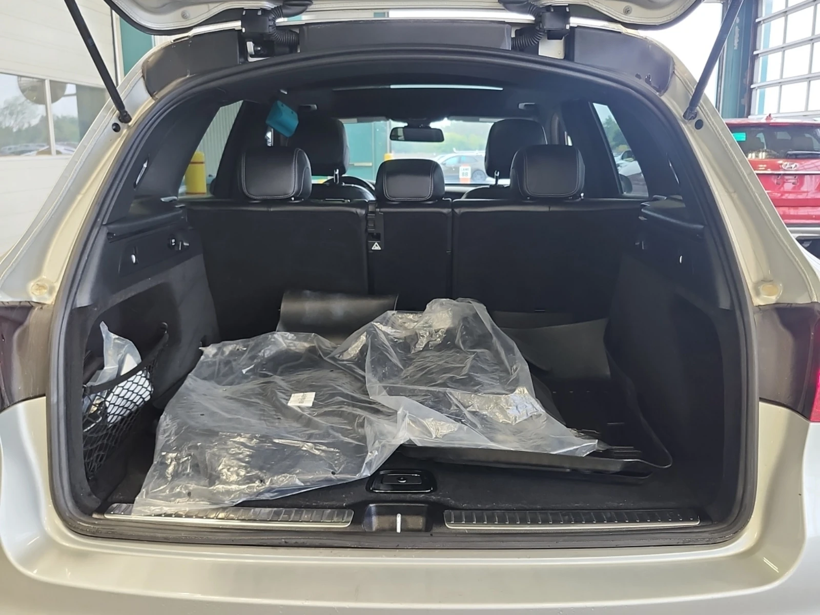 Mercedes-Benz GLC 300 ПРОГНОЗНА ЦЕНА, АВТОКРЕДИР, снимка 14 - Автомобили и джипове - 56038565