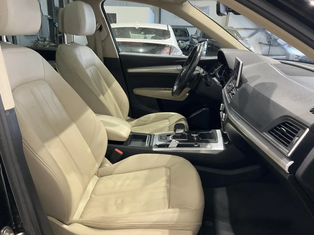 Audi Q5 Амбиентно * Панорама * АвтоКредит (ЦЕНА ДО БГ), снимка 11 - Автомобили и джипове - 56204226
