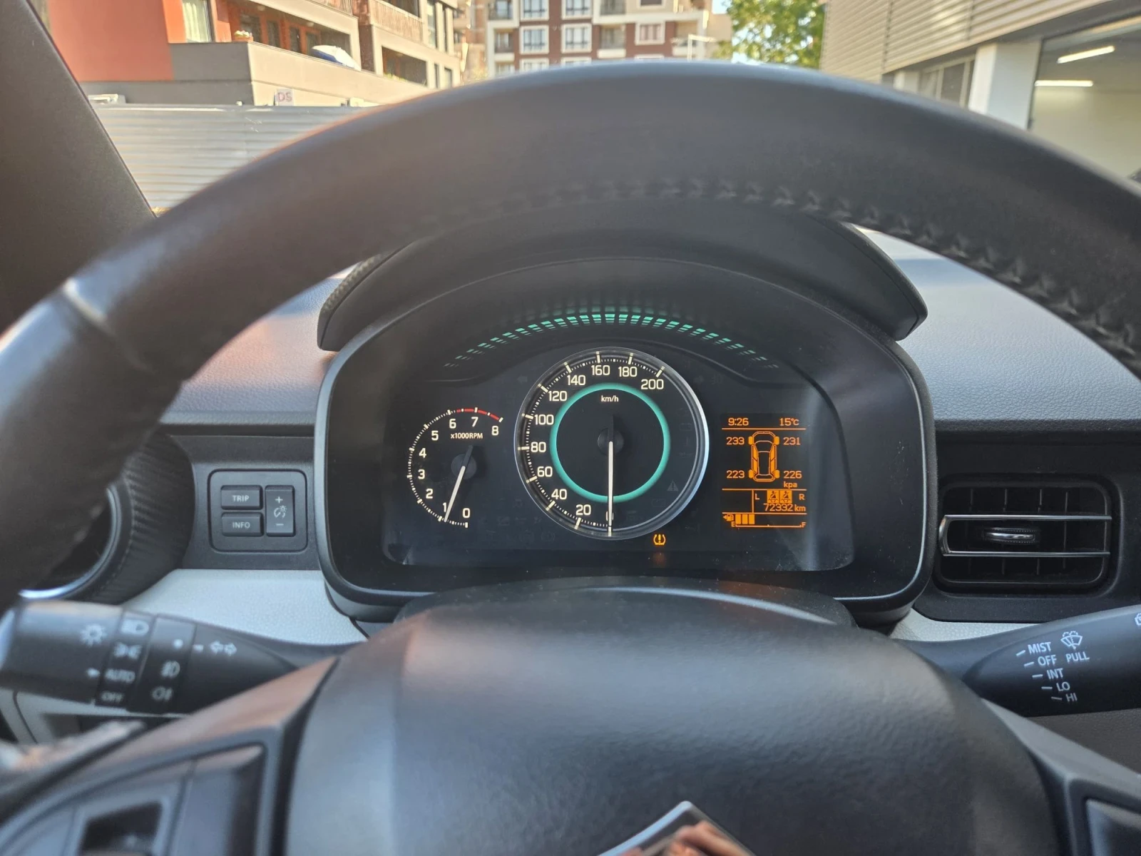 Suzuki Ignis 1.2, 2017 г.  , снимка 15 - Автомобили и джипове - 56379645