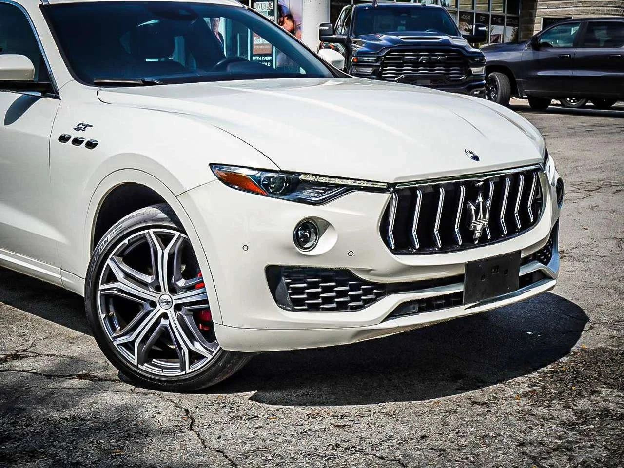 Maserati Levante, снимка 3 - Автомобили и джипове - 56685389
