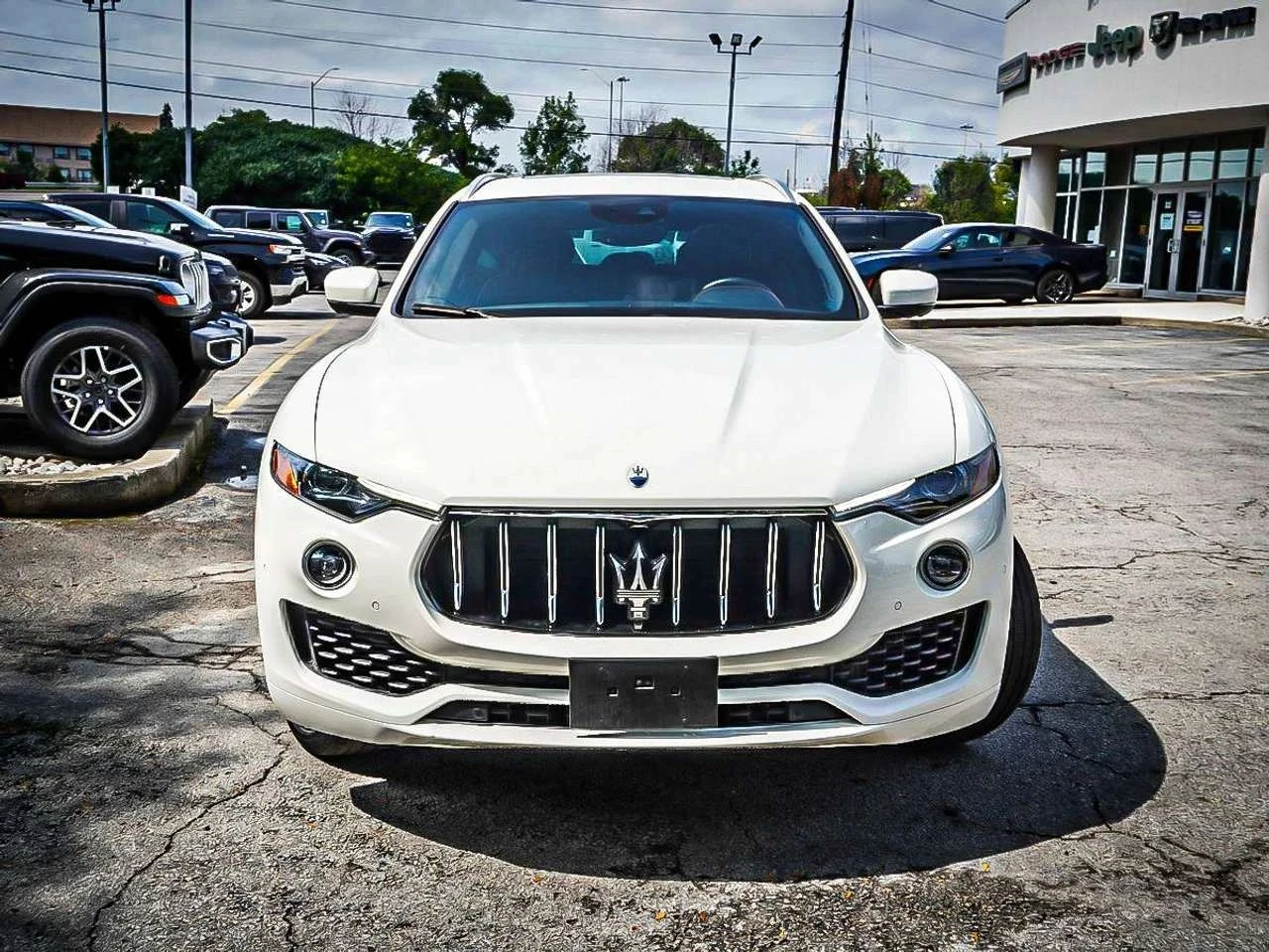 Maserati Levante, снимка 4 - Автомобили и джипове - 56685389