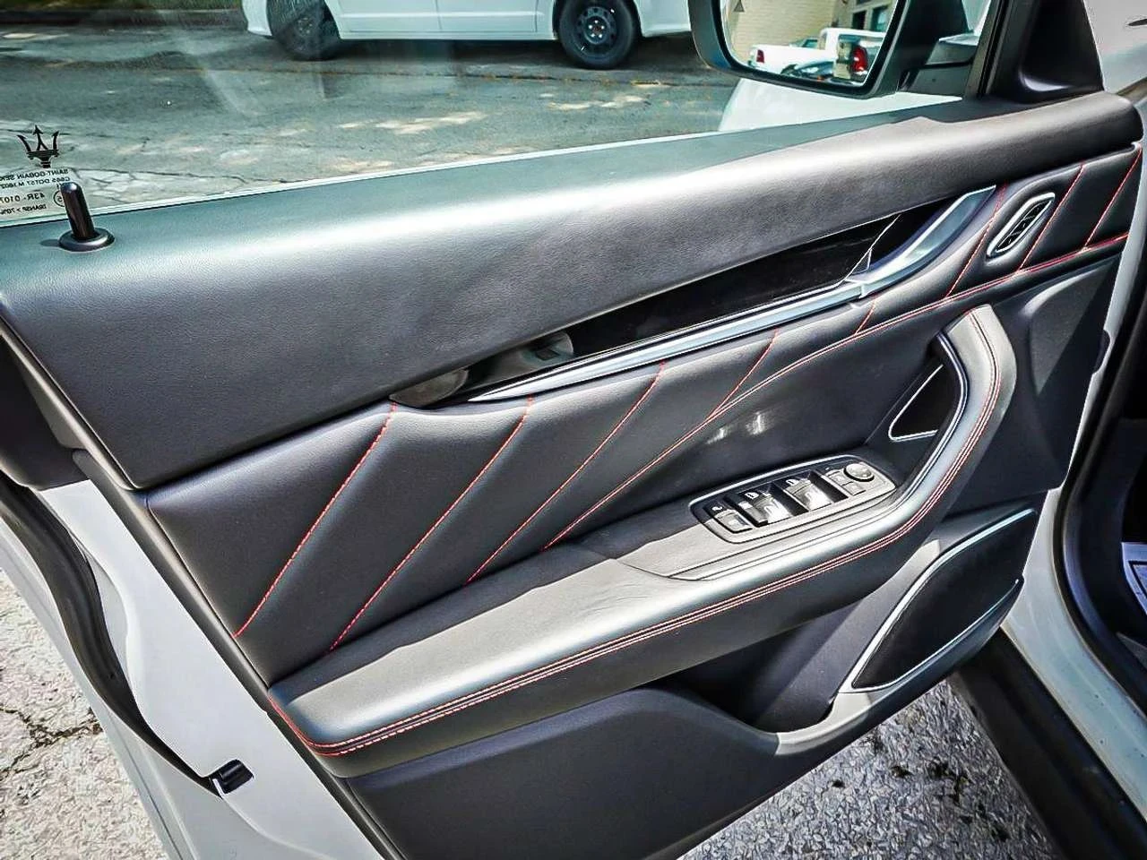 Maserati Levante, снимка 13 - Автомобили и джипове - 56685389